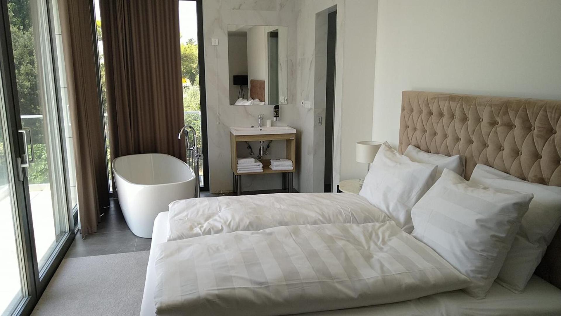 Hotel Oscar คาชเตลา ภายนอก รูปภาพ